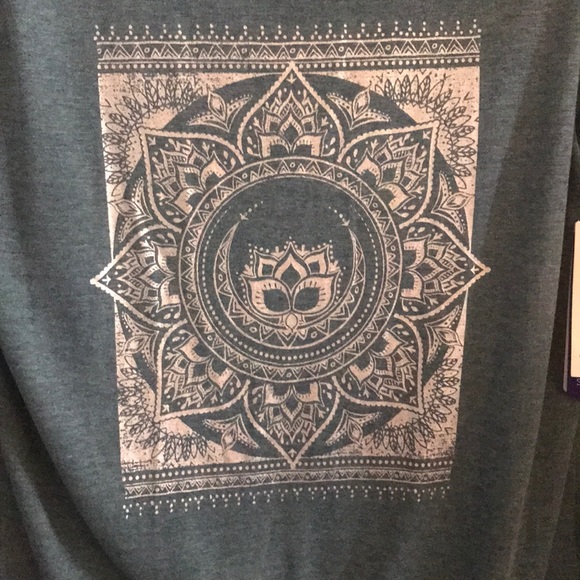 Gaiam Lyla Lotus Mandala Yoga Top - Picture 4 of 4